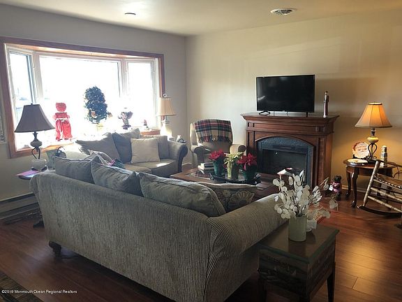 4th image of 12 Brakenbury Ct
