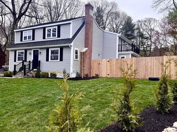 30 Oakridge Ave, Natick, MA 01760