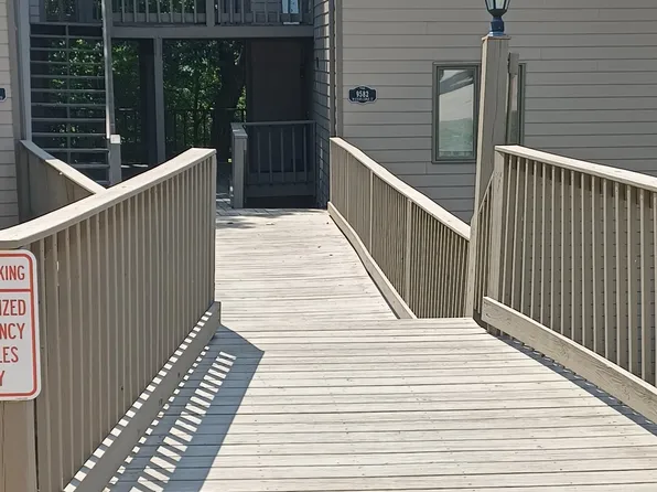 9582 S Lake Ridge Dr #166, Bloomington, IN 47401