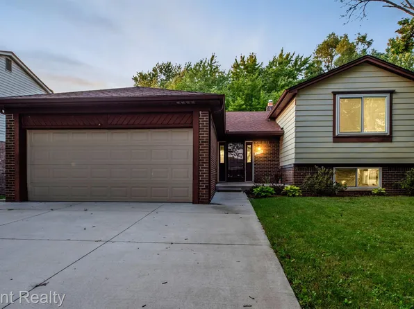 2353 Niagara Dr, Troy, MI 48083