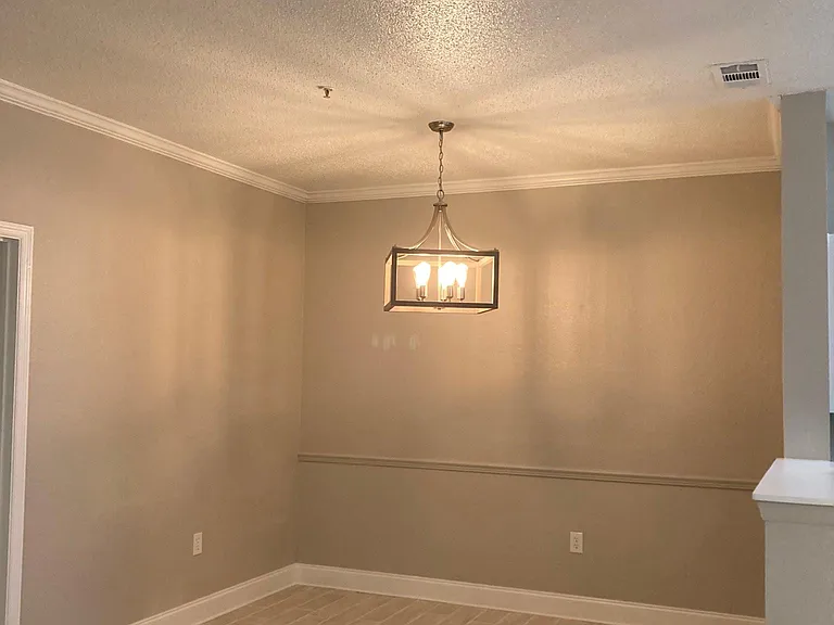 18001 Richmond Place Dr #811 — Photo 1
