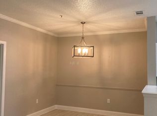 18001 Richmond Place Dr APT 811, Tampa, FL 33647