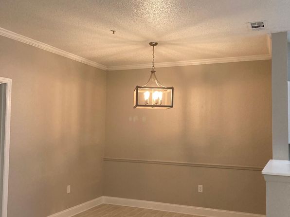 18001 Richmond Place Dr APT 811