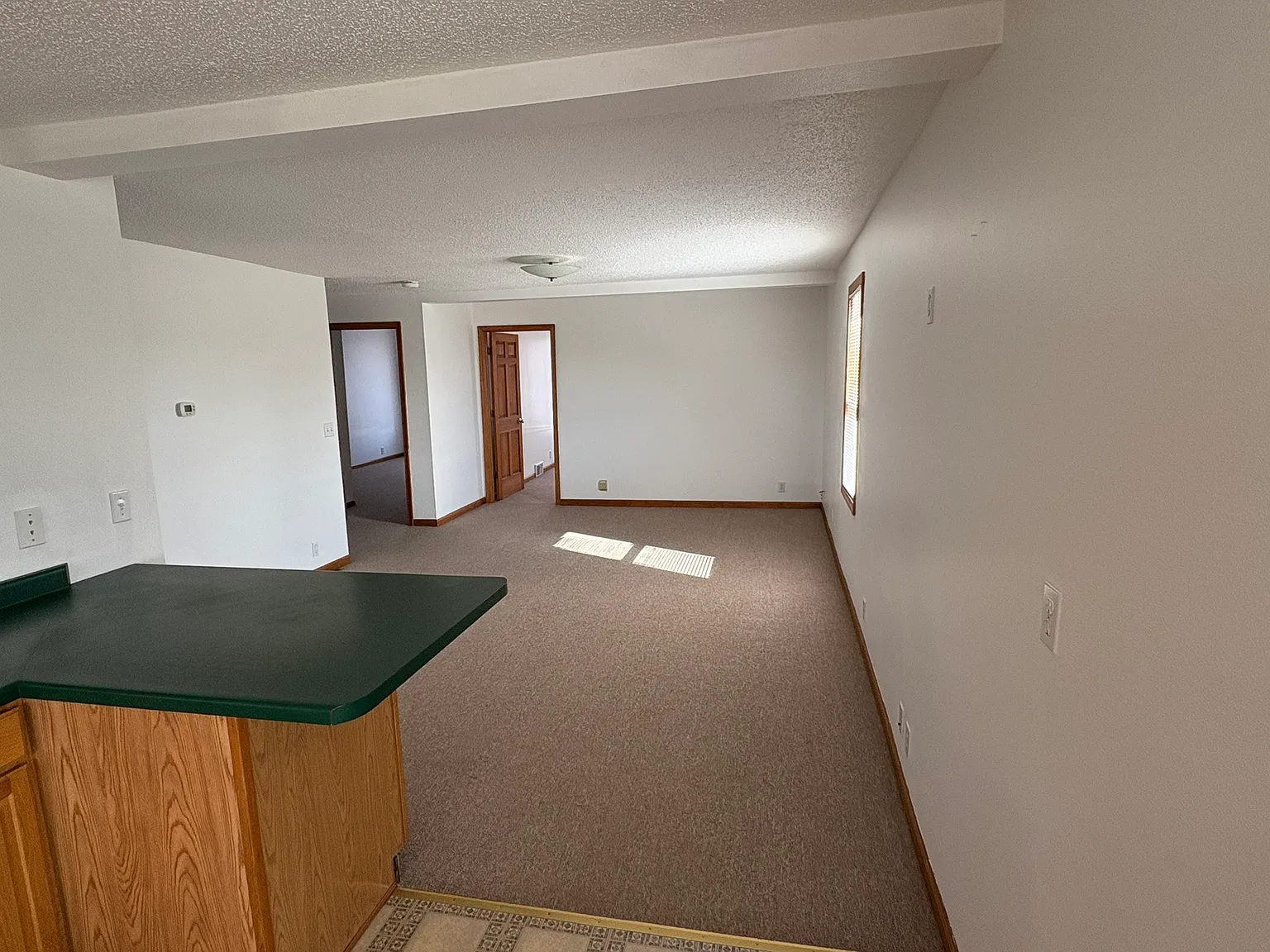 3 bed, 765 sqft, $925 — Photo 4