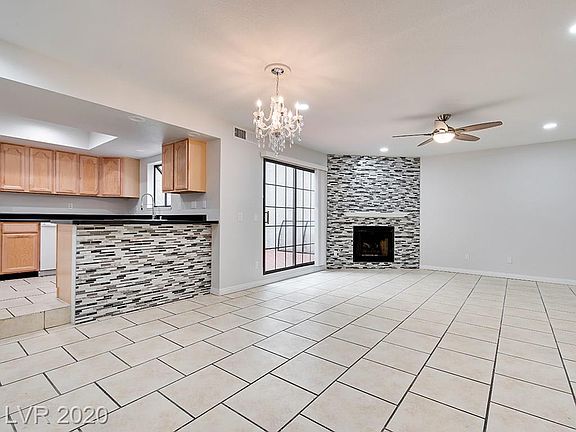 4th image of 4943 Schumann Dr