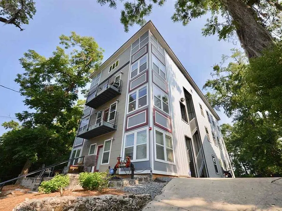 454 St. Francis St
