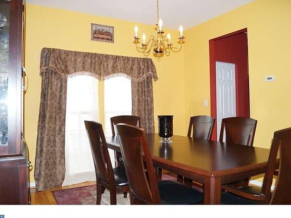 5th image of 8129 Apple Blossom Dr