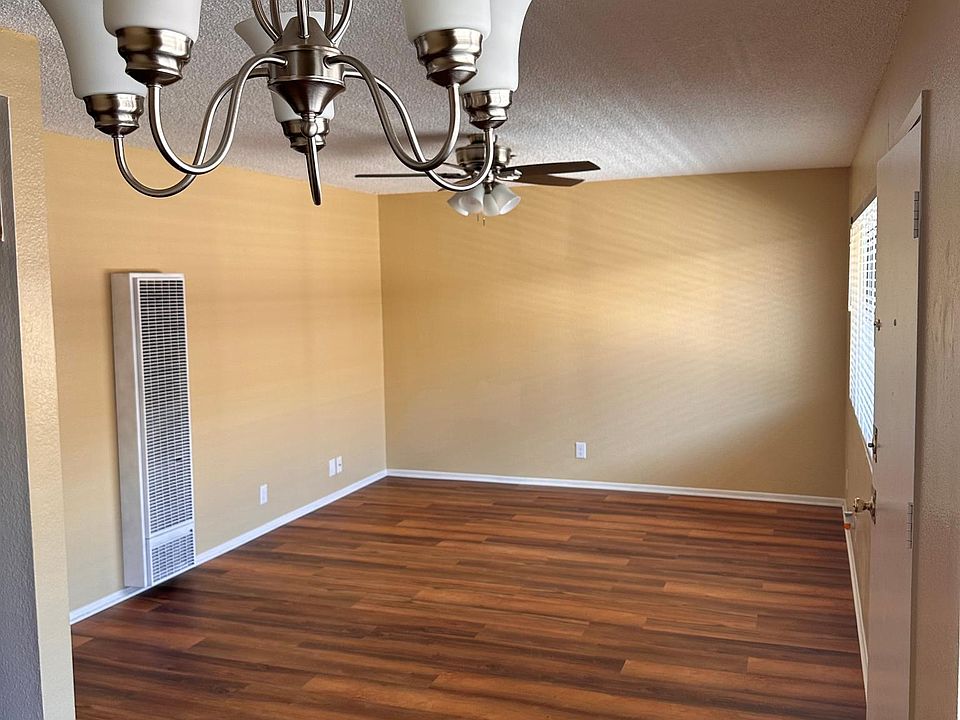 Dining/ Living Room