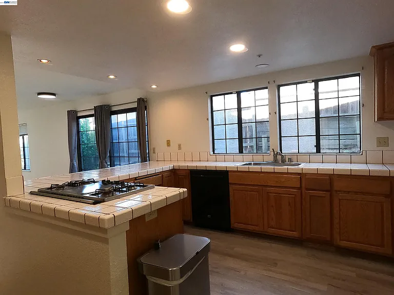 19179 Alpha Ct — Photo 8