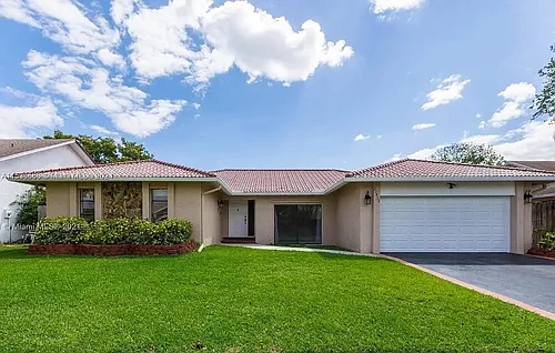 21452 Woodchuck Ln Photo 1