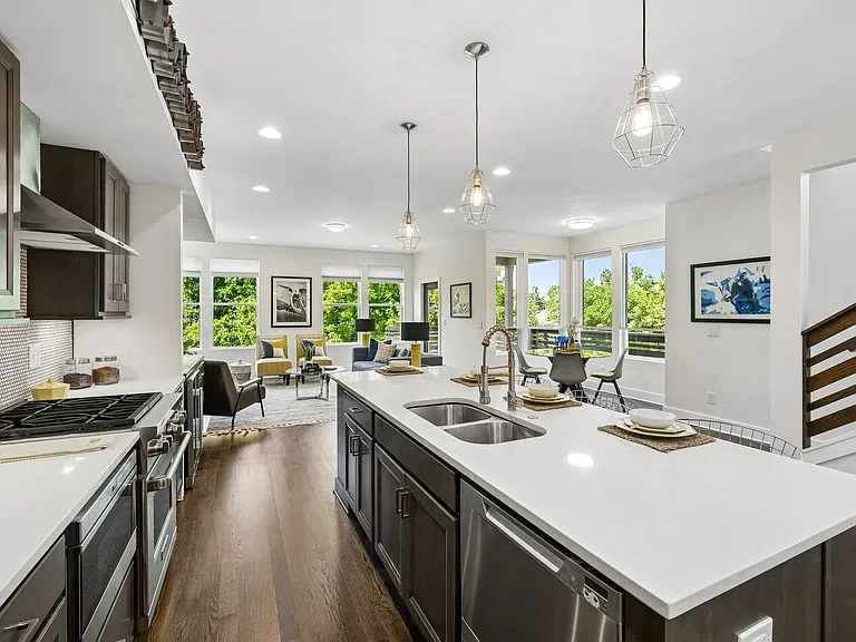 2320 Dalebrook Ct — Photo 9