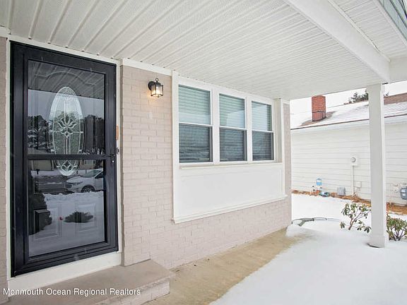 3rd image of 12 Leighton Ct