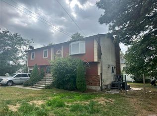 54 S 25th St, Wyandanch, NY 11798