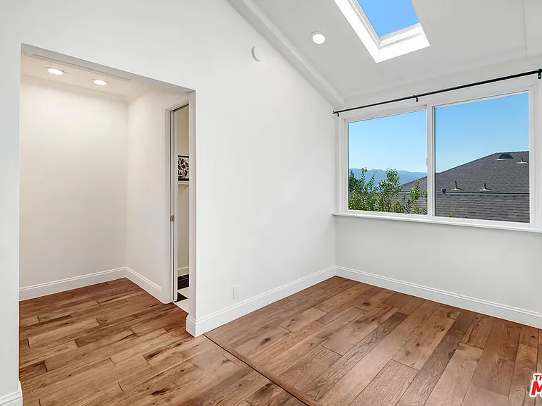 2401 Olive Ave — Photo 29