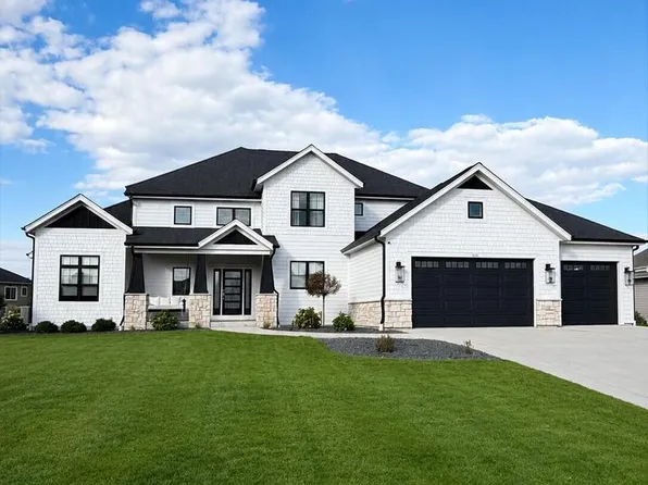 8378 S Nighthawk TRAIL, Oak Creek, WI 53154