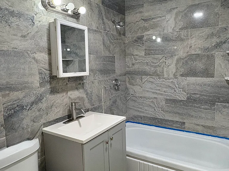21 Great Neck Rd #21 — Photo 11
