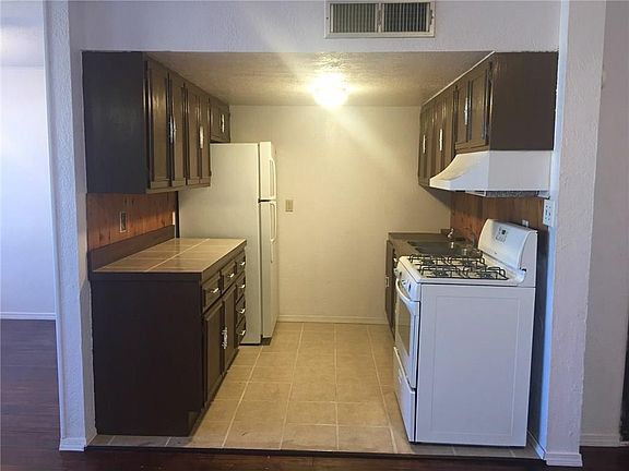 4th image of 2328 Silver Ave