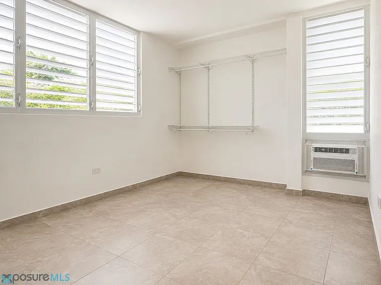 155 Valle Taft #202 — Photo 6
