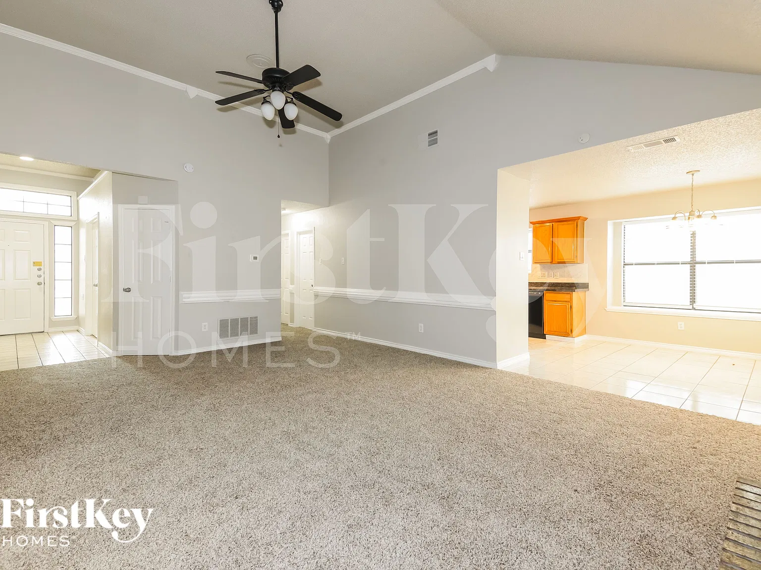 3 bed, 2.0 bath, 1800 sqft, $2,310 — Photo 4