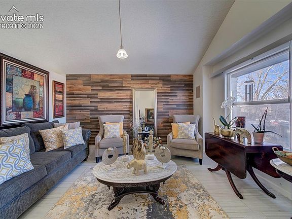 5th image of 1665 Boxtree Ct