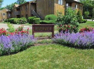 59 Riverview Dr, Bridgeport, CT 06606
