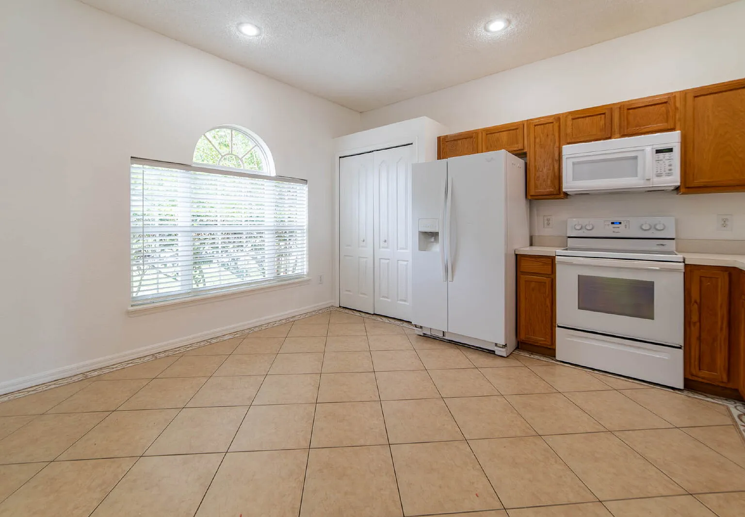 4 bed, 2.0 bath, 1470 sqft, $2,450 — Photo 3