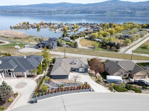 3513 Empire Pl, West Kelowna, BC V4T 1Y5