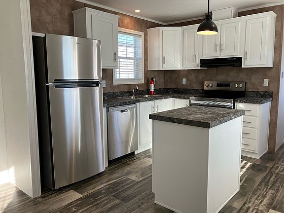 4th image of 222 Crestwood Drive Cres #222