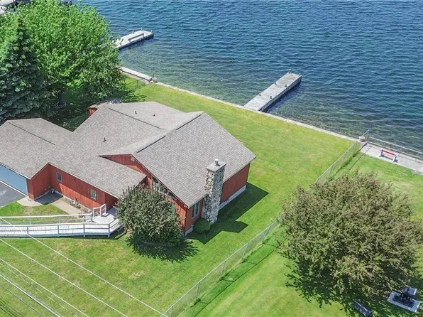 947 E Broadway St, Cape Vincent, NY 13618