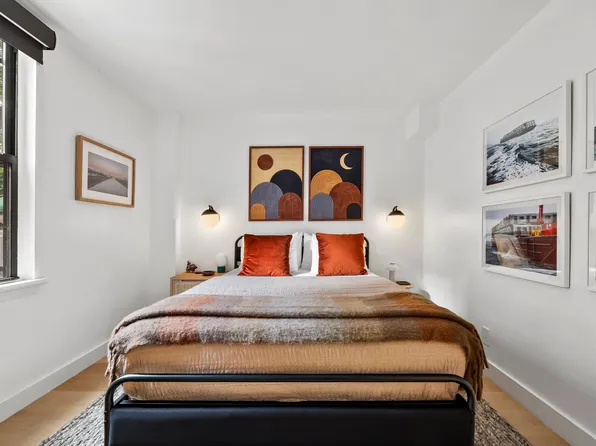 256 Bedford Avenue image 20 of 27