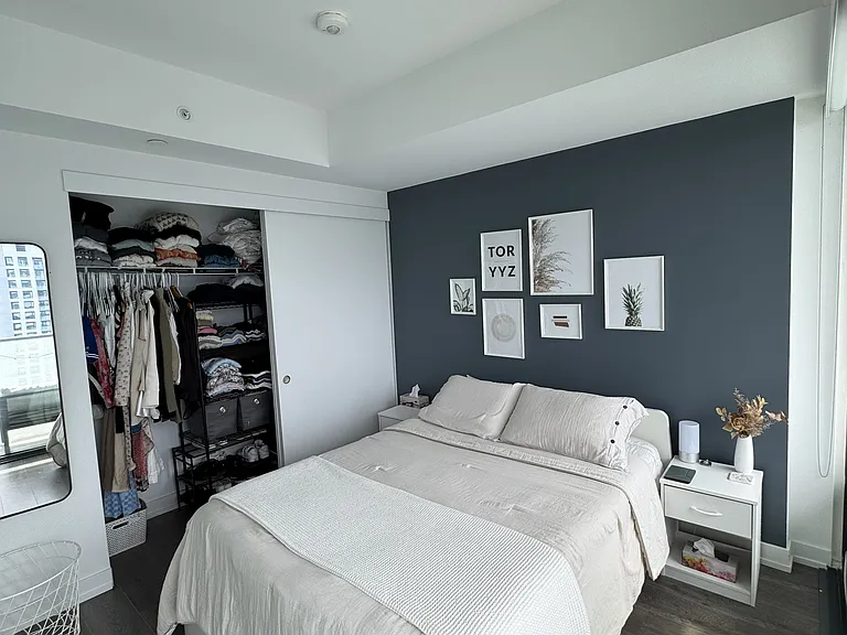 161 Roehampton Ave #3902 — Photo 11