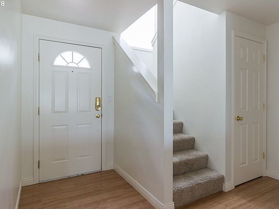 2nd image of 5 NE Spyglass Dr Unit 5