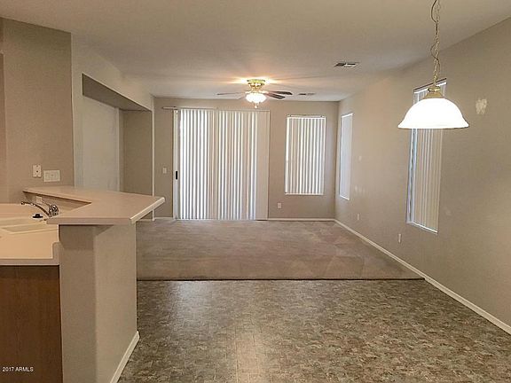 04 Dining Into Great Room