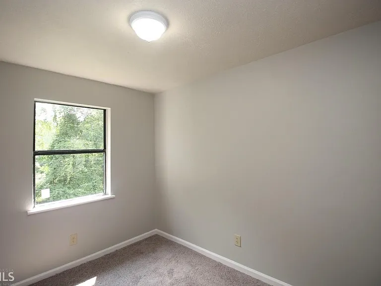 212 Wesley Way — Photo 11