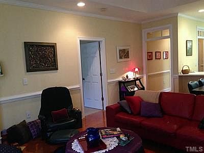 4th image of 261 Lakepark Cir
