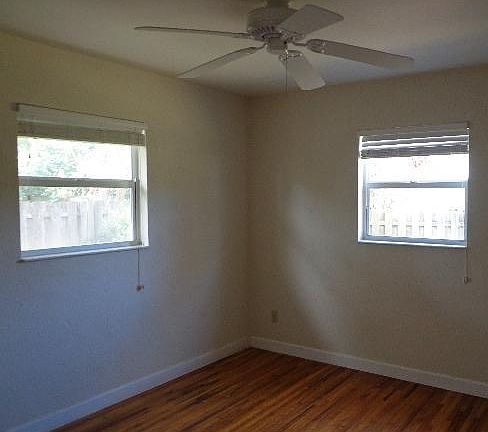5th image of 6 Plaza Dr