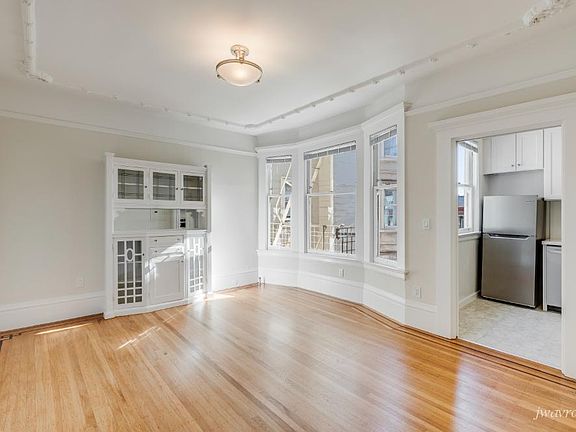 4th image of 1590 Sacramento St APT 27