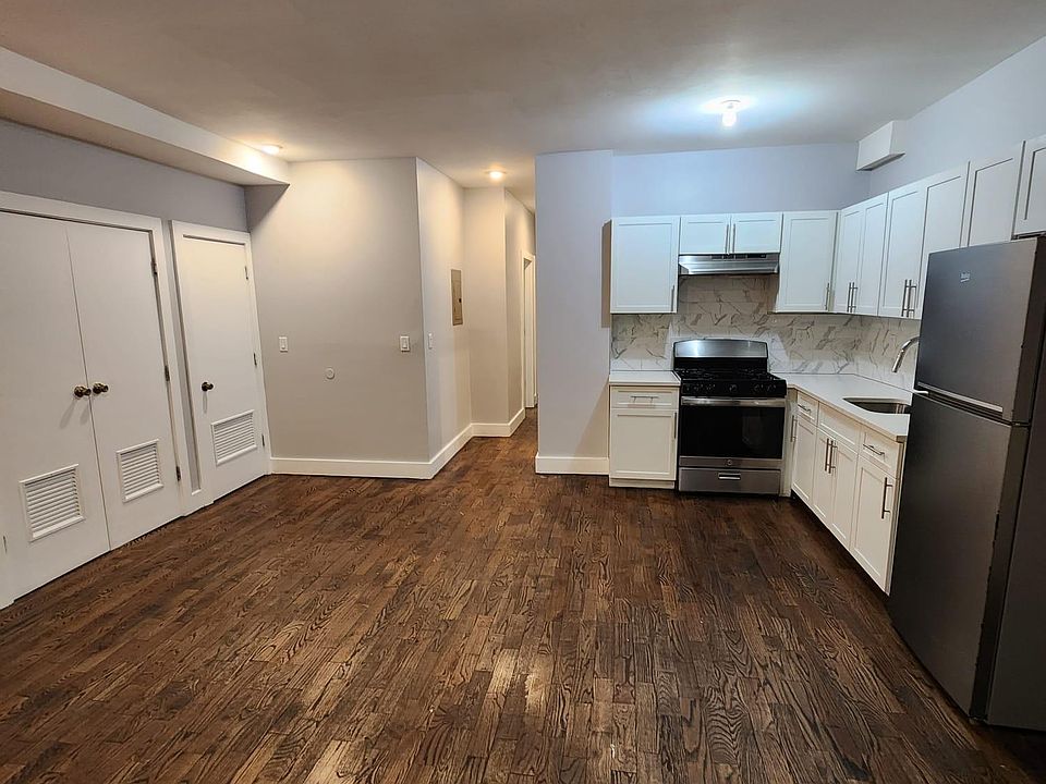 1st image of 112 Clendenny Ave #1AB