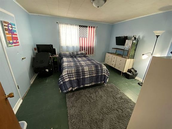 5th image of 827 Carney Blvd