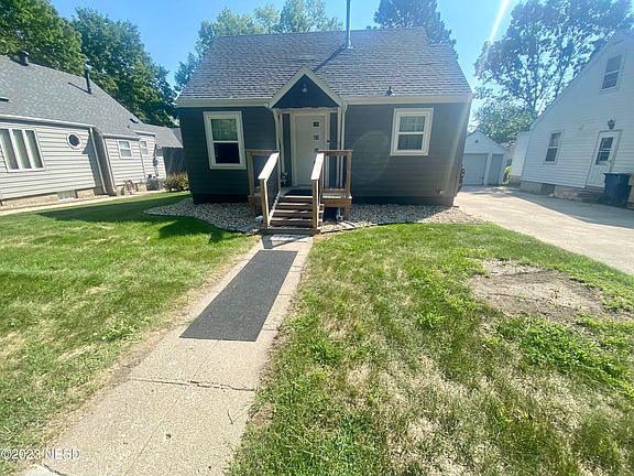 3rd image of 1144 N Park St