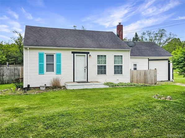 2388 Morton Ave, Flint, MI 48507