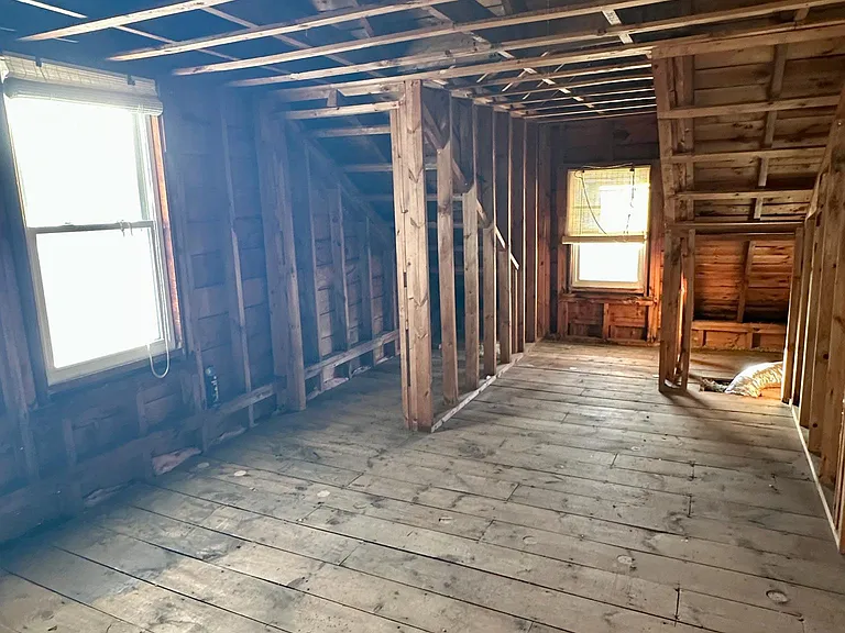 146 Harrington Ave — Photo 29