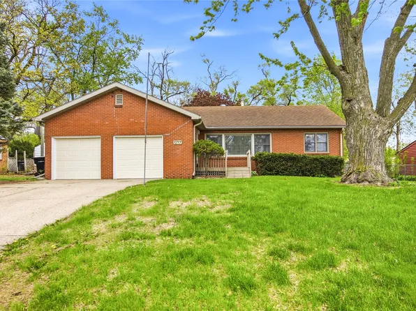 1211 68th St, Windsor Heights, IA 50324