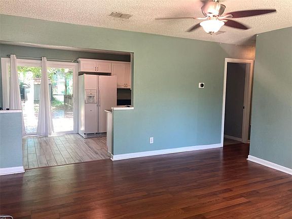 2nd image of 502 Hammack Dr