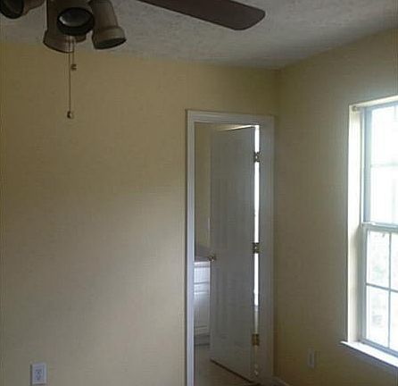 5th image of 44 Hampton Dr