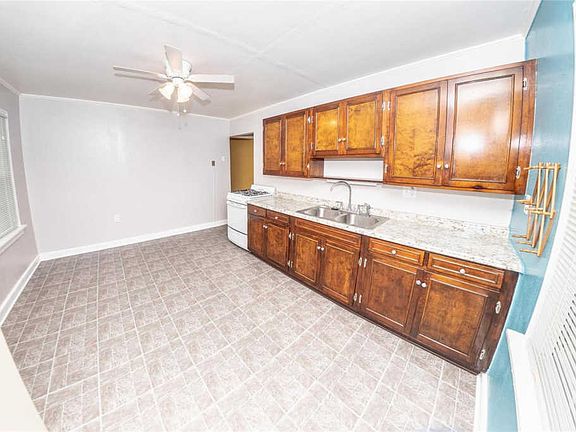 5th image of 3471 Ludlow Ave