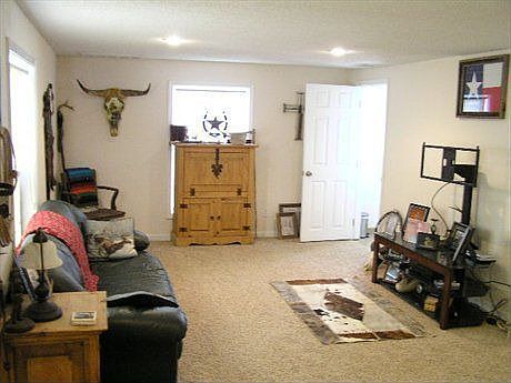 2nd image of 3908 Moulton St