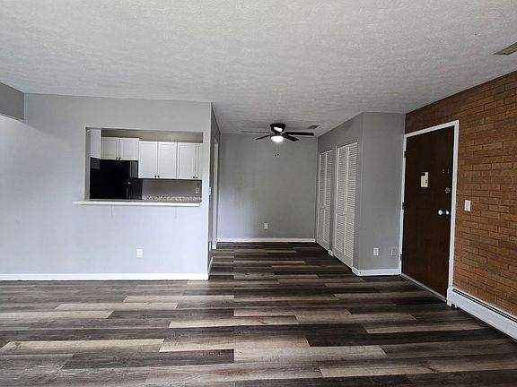 5th image of 5910 Belmont Ave #8