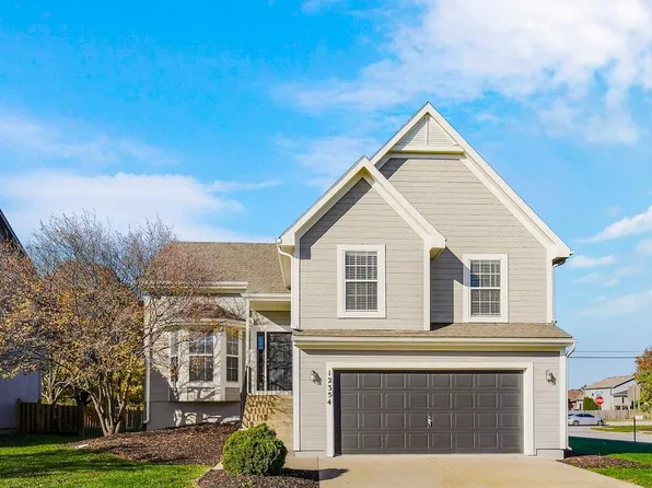 12354 S Pine St, Olathe, KS 66061
