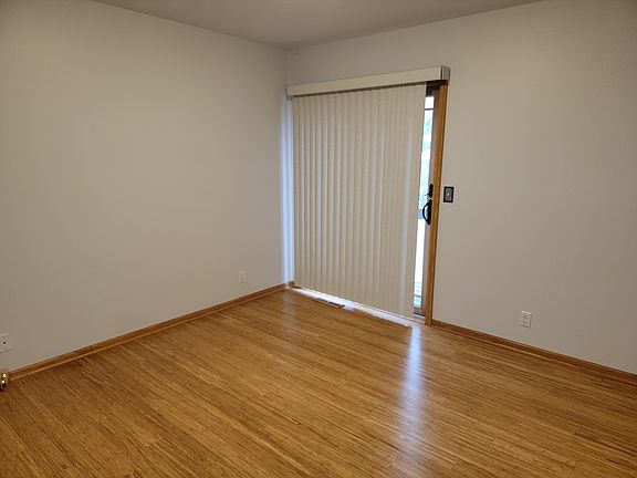 4th image of 2054 Villard Ave